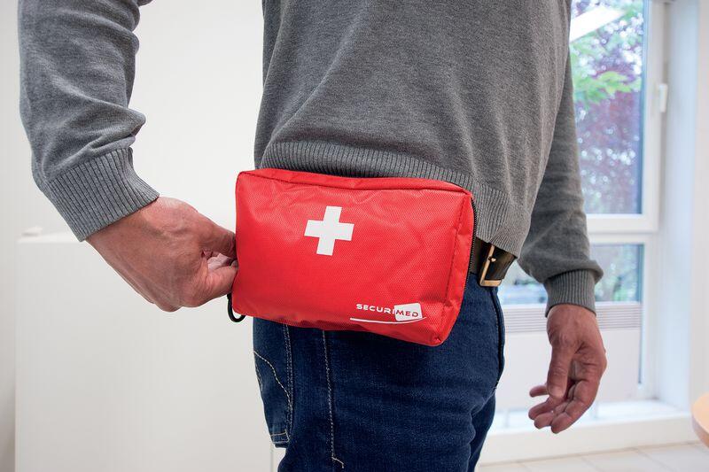 Trousse de 1er secours Essentielle rouge - 54 pièces 3/3