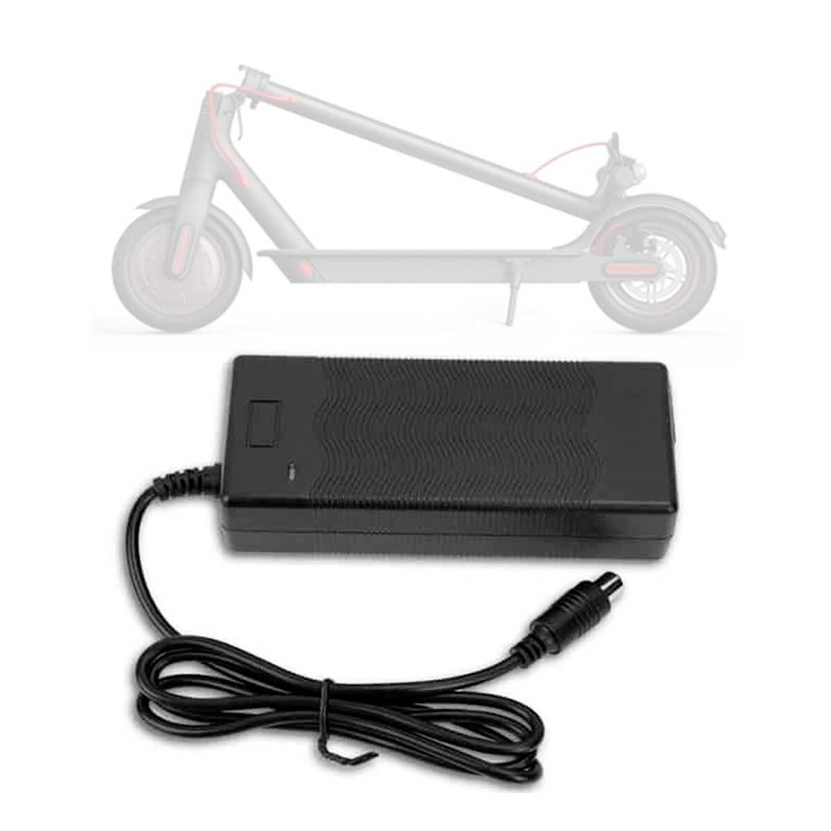 Cargador Patinete Xiaomi 42V 2A con LED – Compatible M365/Pro – OMMVI 5/5