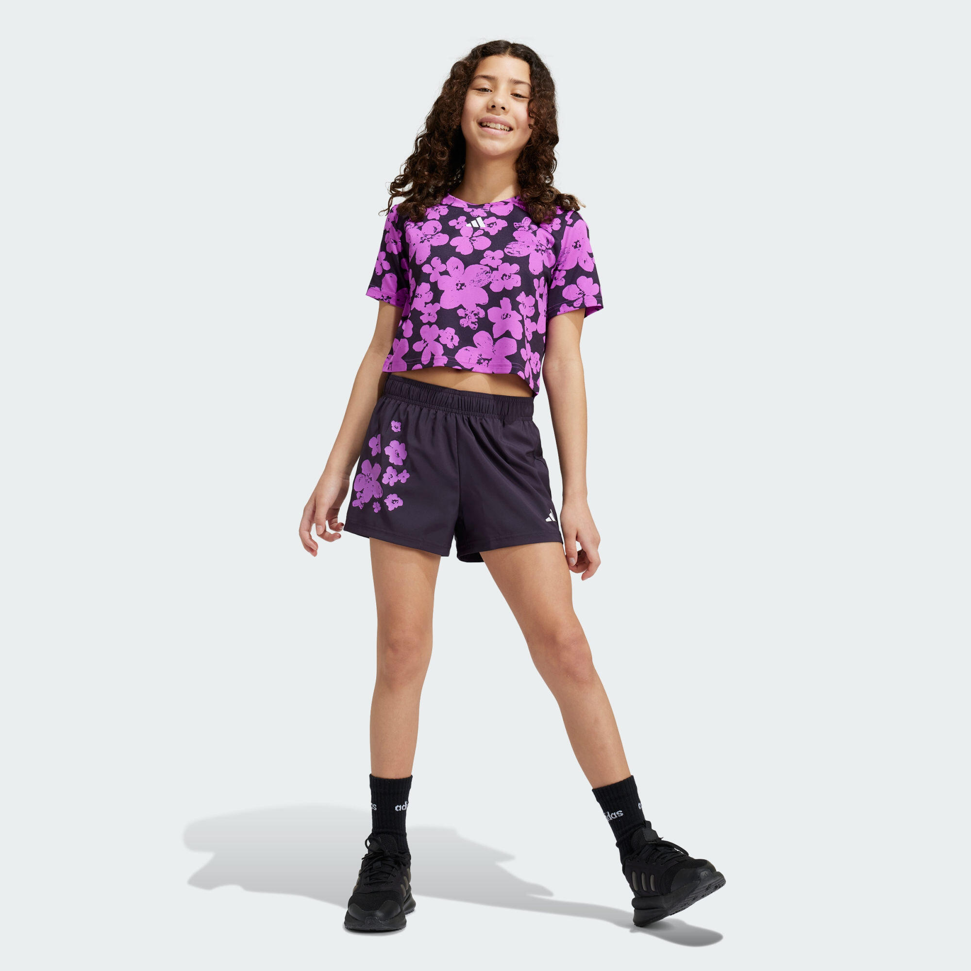 Train Essentials Seasonal Print Short Kids 1/5