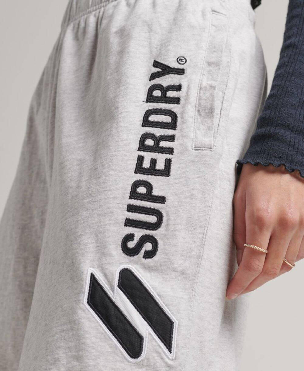 Pantalones cortos de senderismo Code Applique Boy de Superdry para mujer 2/3
