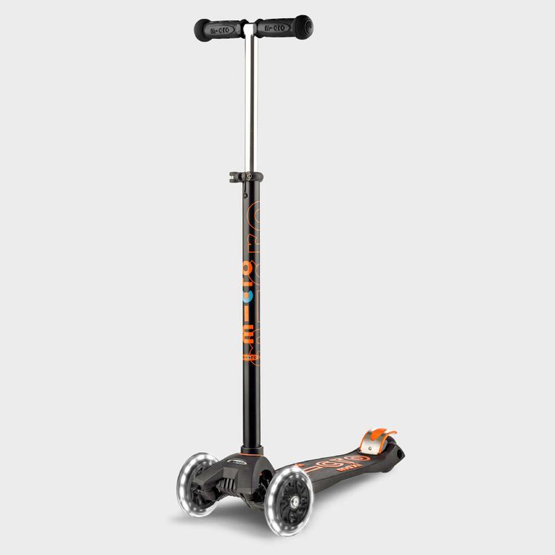 Micro Scooter-Roller Maxi Deluxe LED