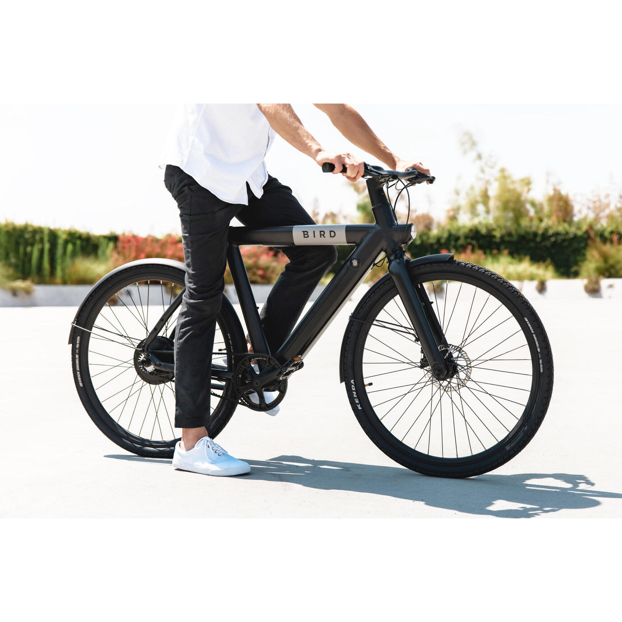 Velo Urbain BirdBike A Frame 28 NOIR 80km 12 8Ah Courroie Porte Bagage Avant BIRD Decathlon