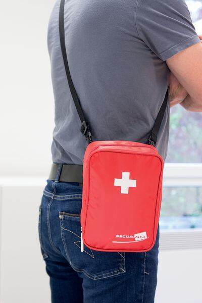 Trousse de 1er secours souple Indispensable rouge - 57 pièces 3/3