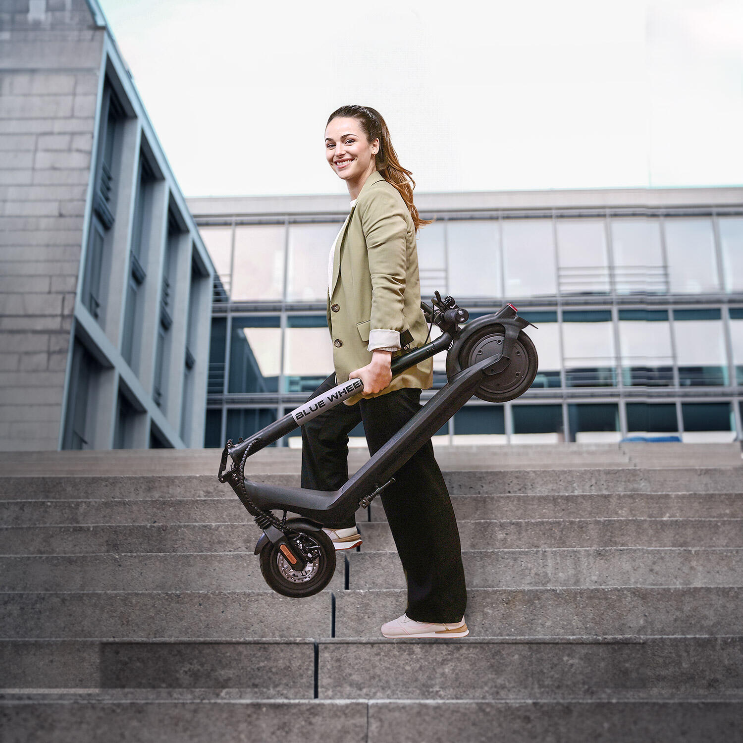 Bluewheel E-Scooter IX250 | 350W Heckmotor bis zu 20 km/h | Faltmechanismus 4/8