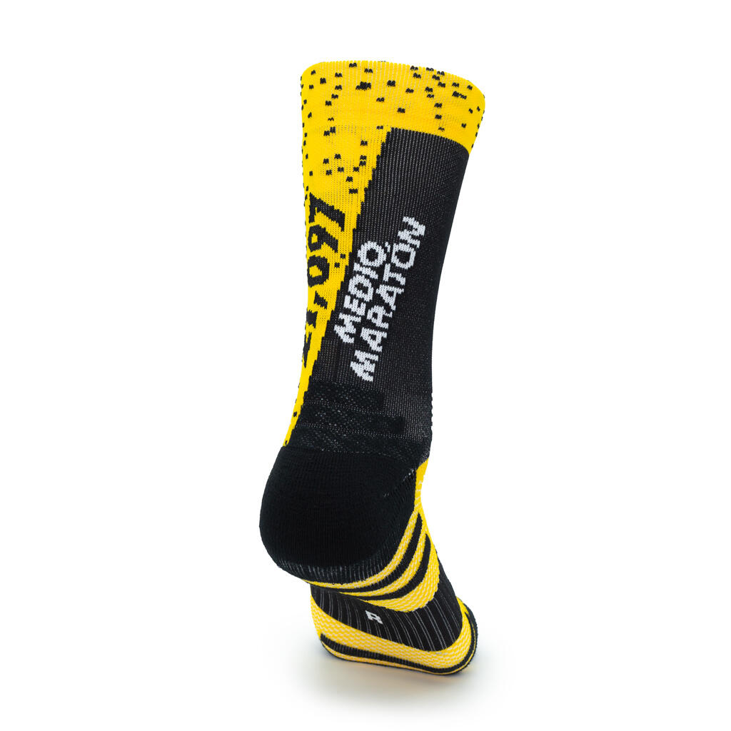 KAMUABU Meias de corrida #MEDIOMARATON SHAFT 2 THREADS gema/preto UNISEX 36-41 e 42-46