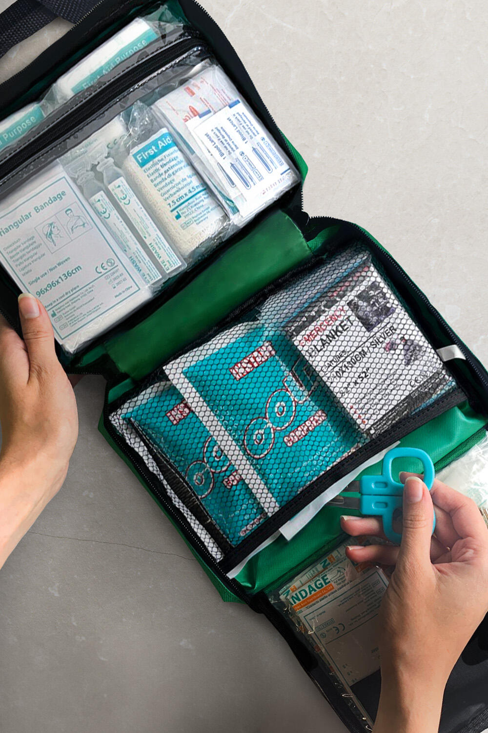 220 Piece Premium First Aid Kit Bag 4/7
