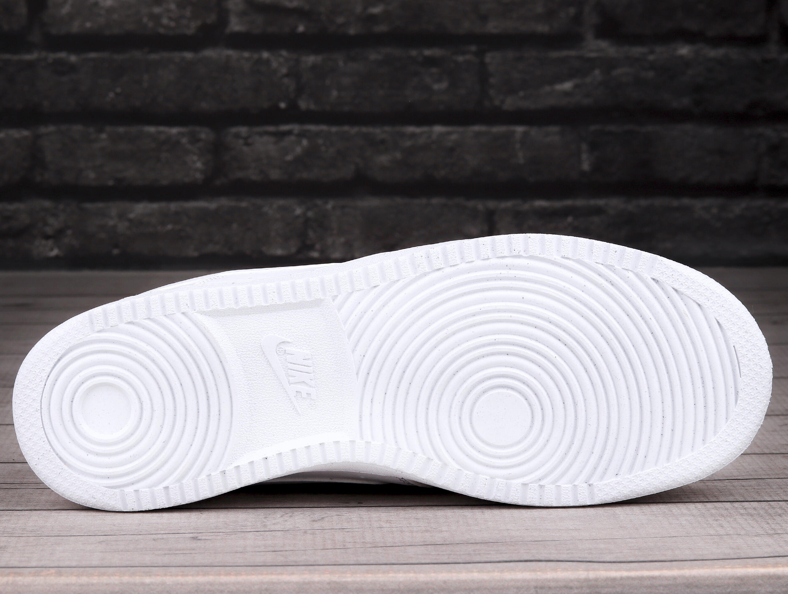 Scarpe da ginnastica da uomo Nike Court vision low Bianche 4/7