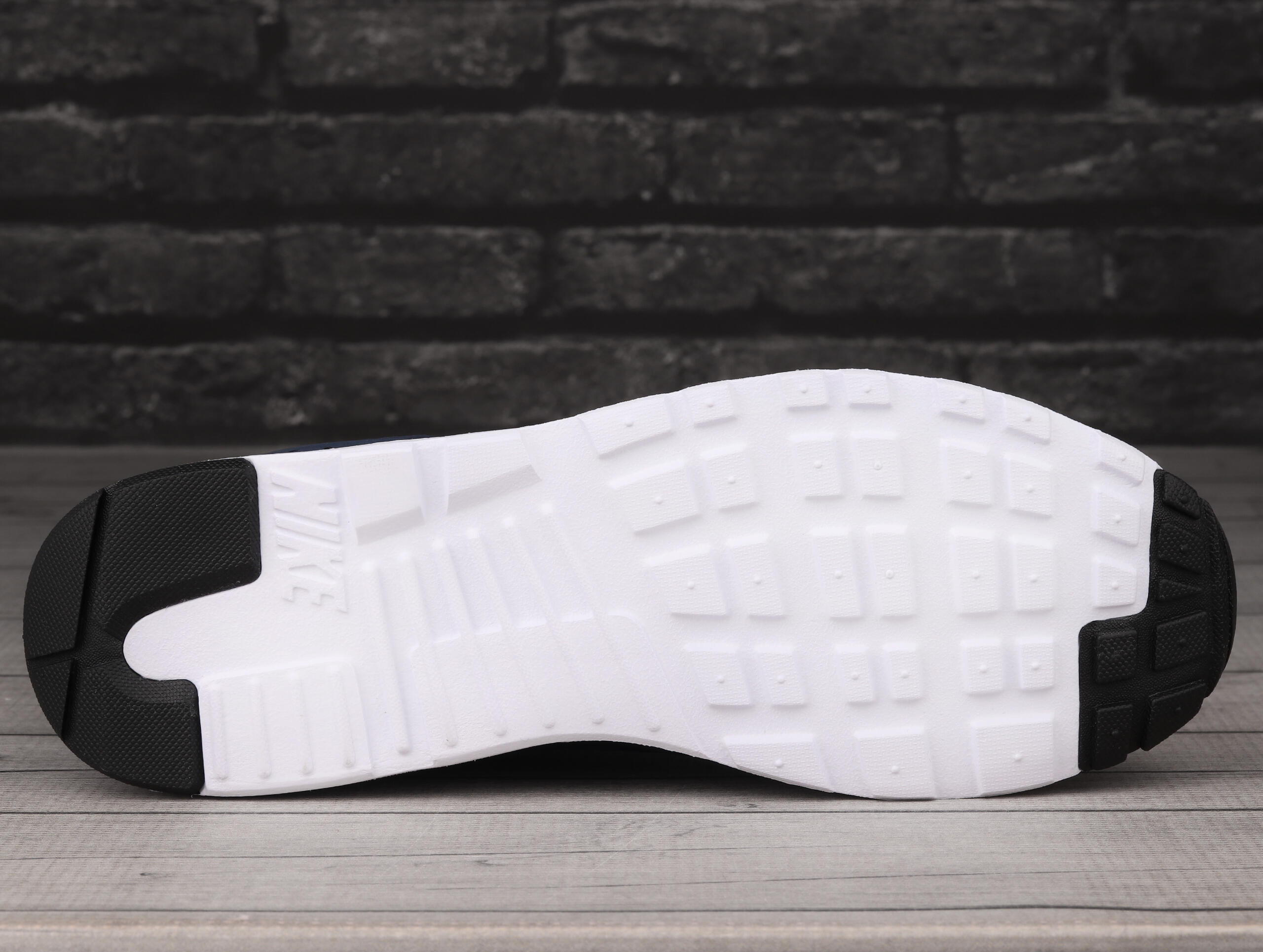 air max tavas womens