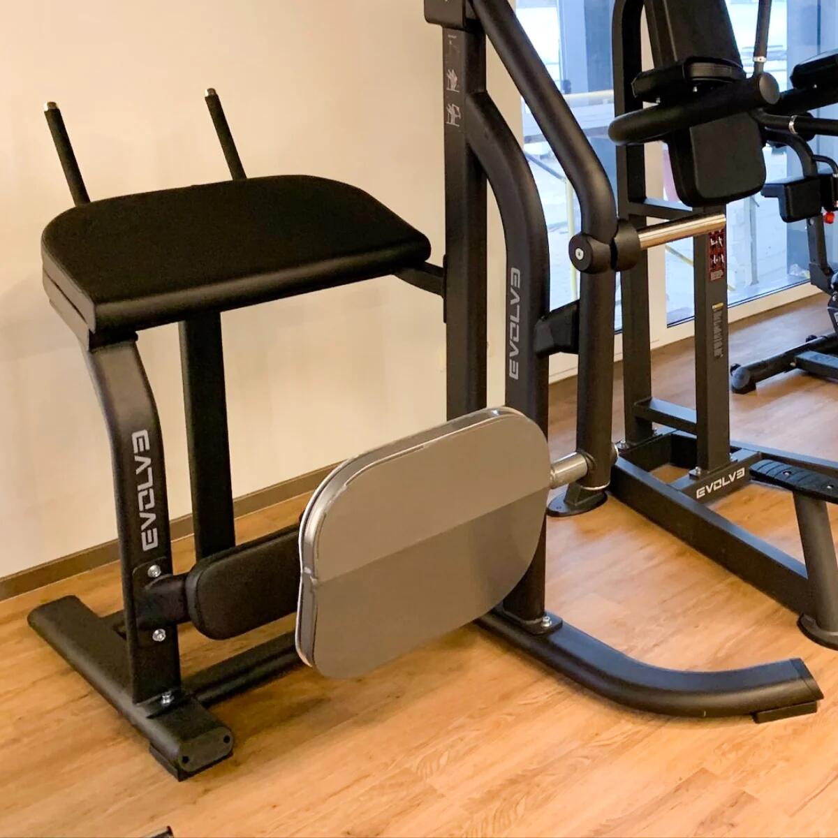 Machine Glute Press / Rear Kick - Evolve Fitness UL-70 Plate Loaded 7/7