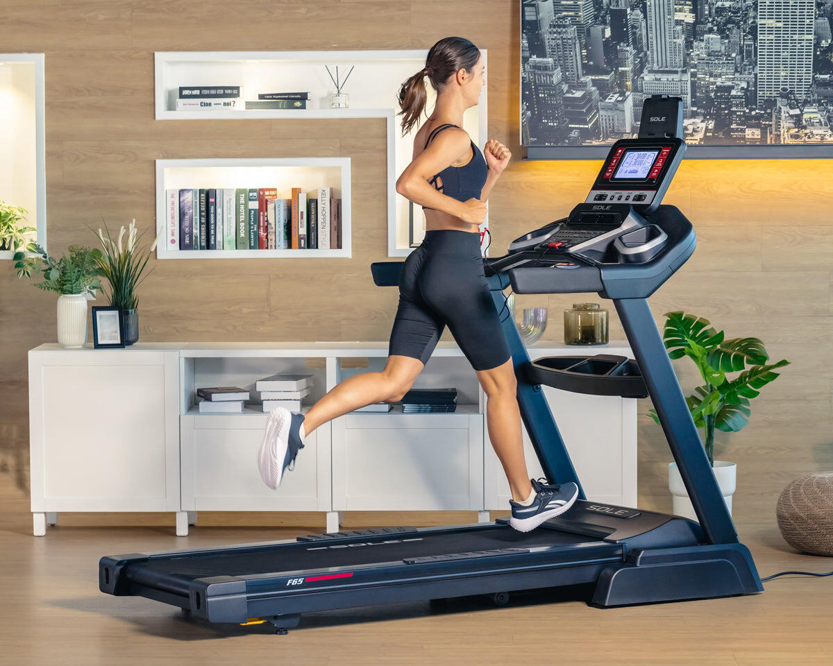 Opklapbare loopband F65 voor fitness en cardio 7/8