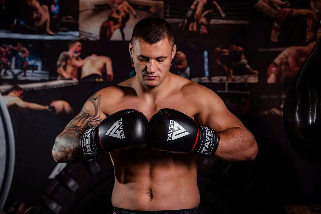 Rękawice bokserskie sparingowe DBX Bushido TAVER 2/7