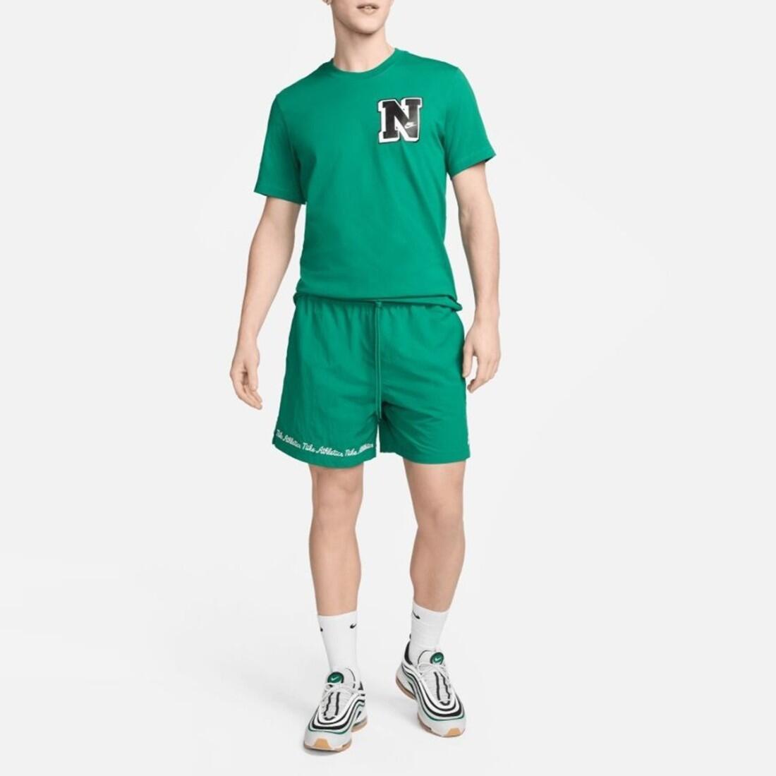 T-shirt uomo nike sportswear varsity - verde 6/6