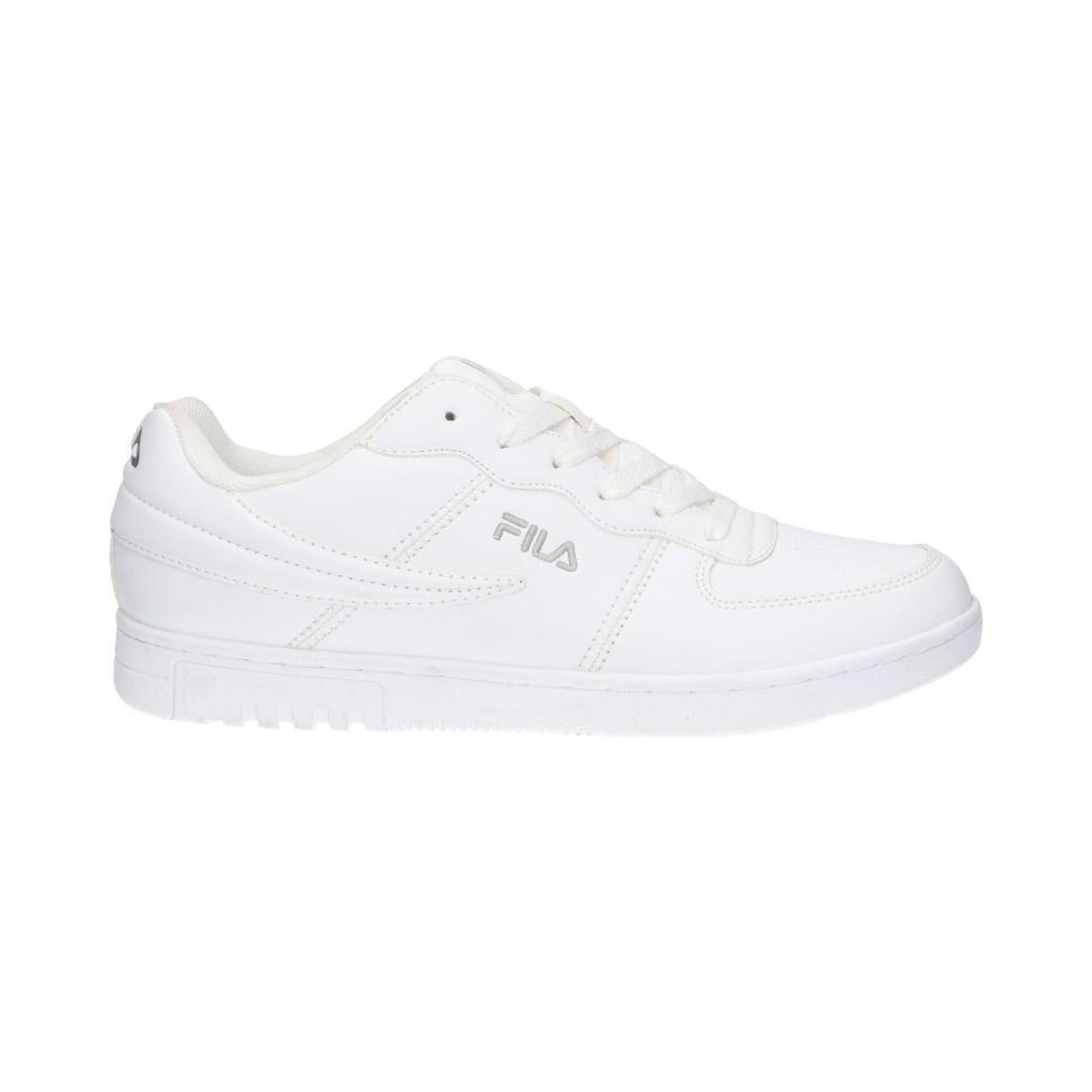Casa de deportes fila sale