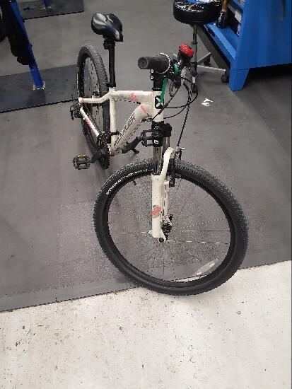 Refurbished Lightly Used Sport Trail Bike Rockrider ST 100 RR 27.5 White XS