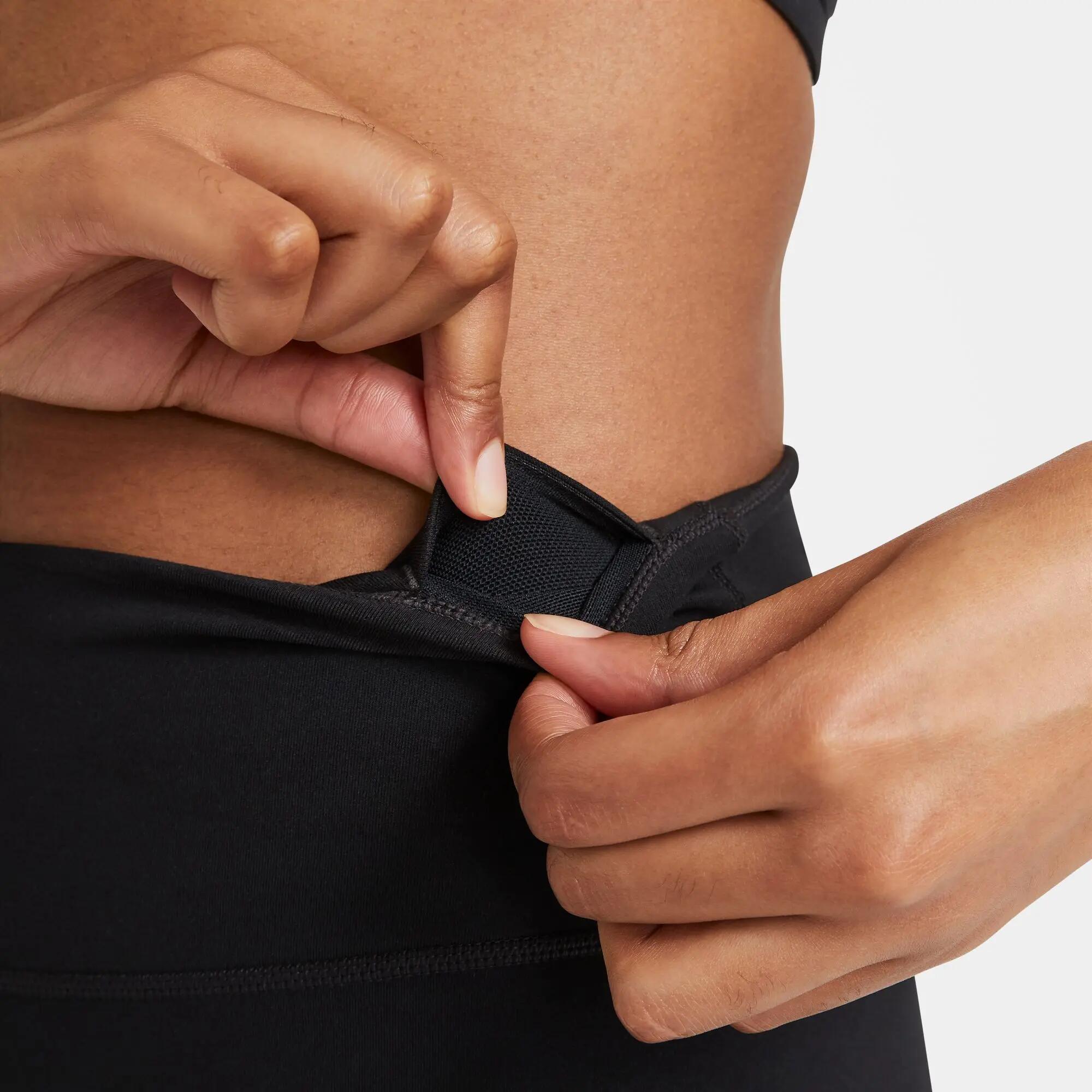 NIKE UN LEGGING SERRÉ DD0252-010 4/4