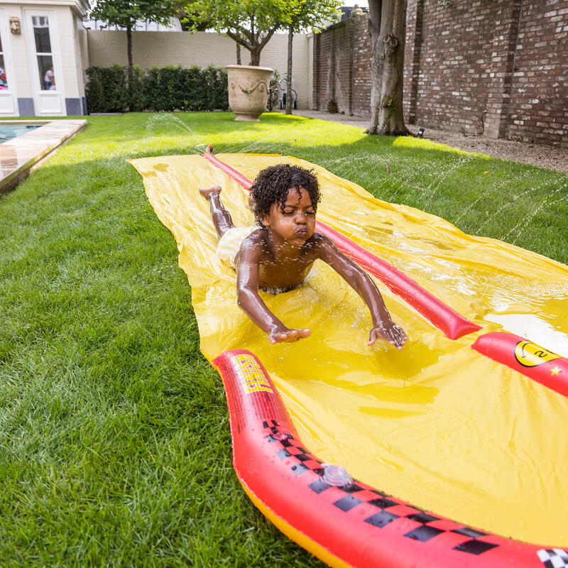 Schwimmen  Wasserrutsche  Racing