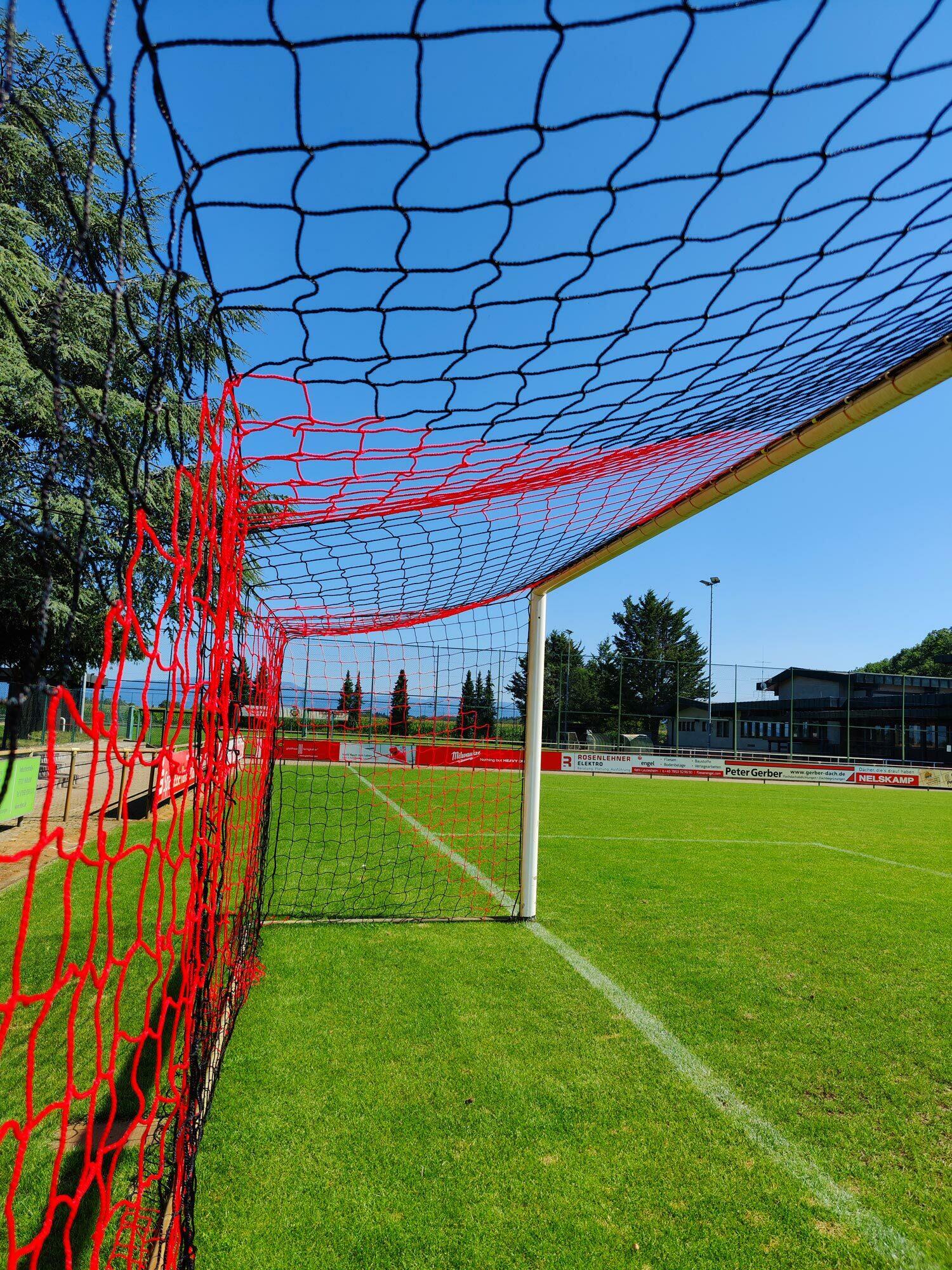Rete da calcio da stadio nera/rossa 7/7