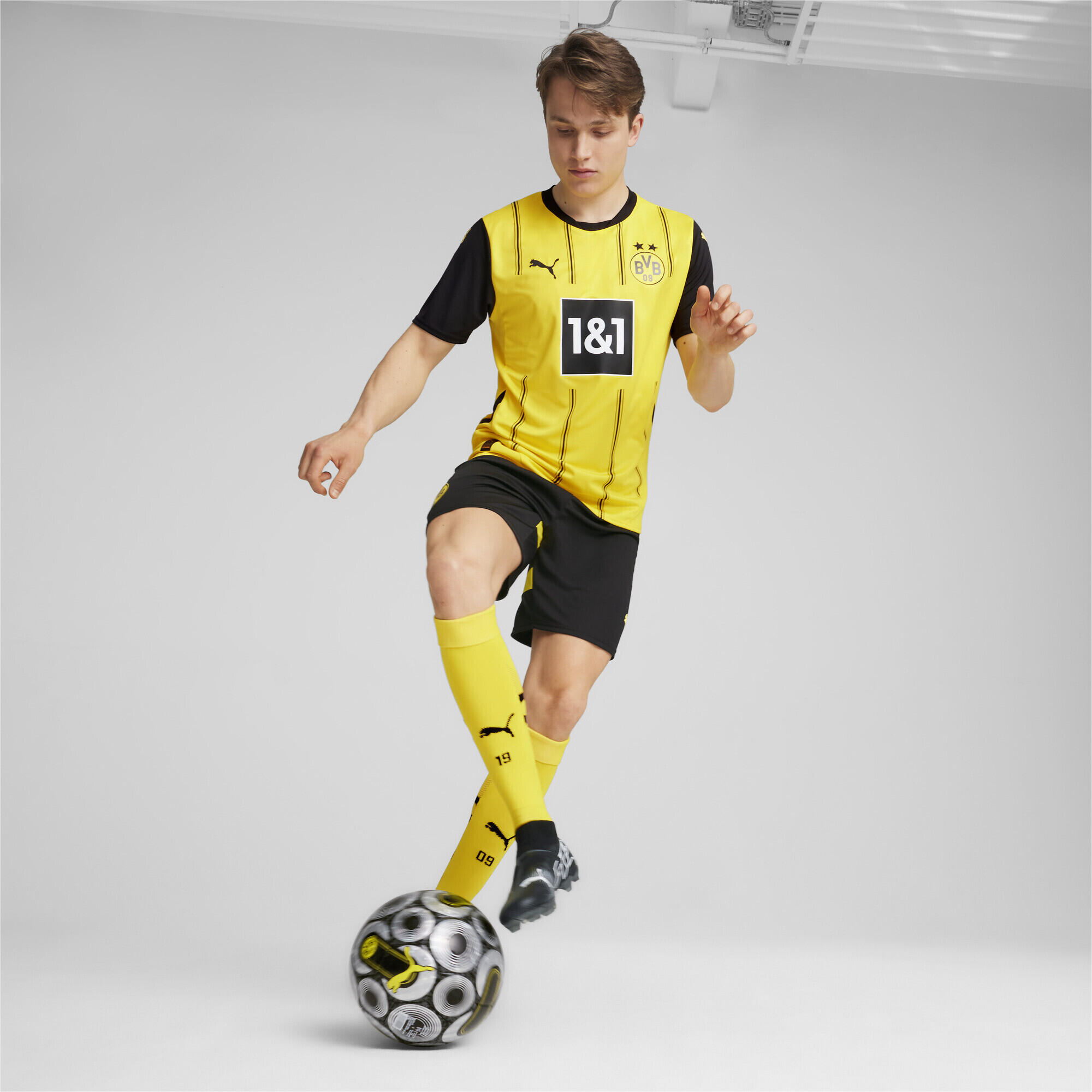 Borussia Dortmund 24/25 short voor heren PUMA Black Faster Yellow 6/7