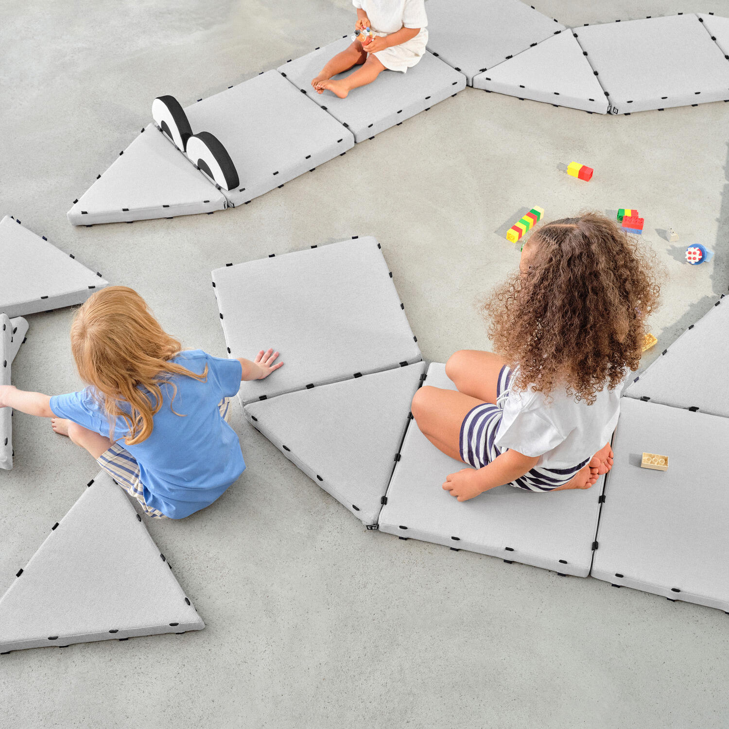 Mattenbausatz Kunterbunt Mountain Pro 16-teiliges Set Kinderturnen 2/2