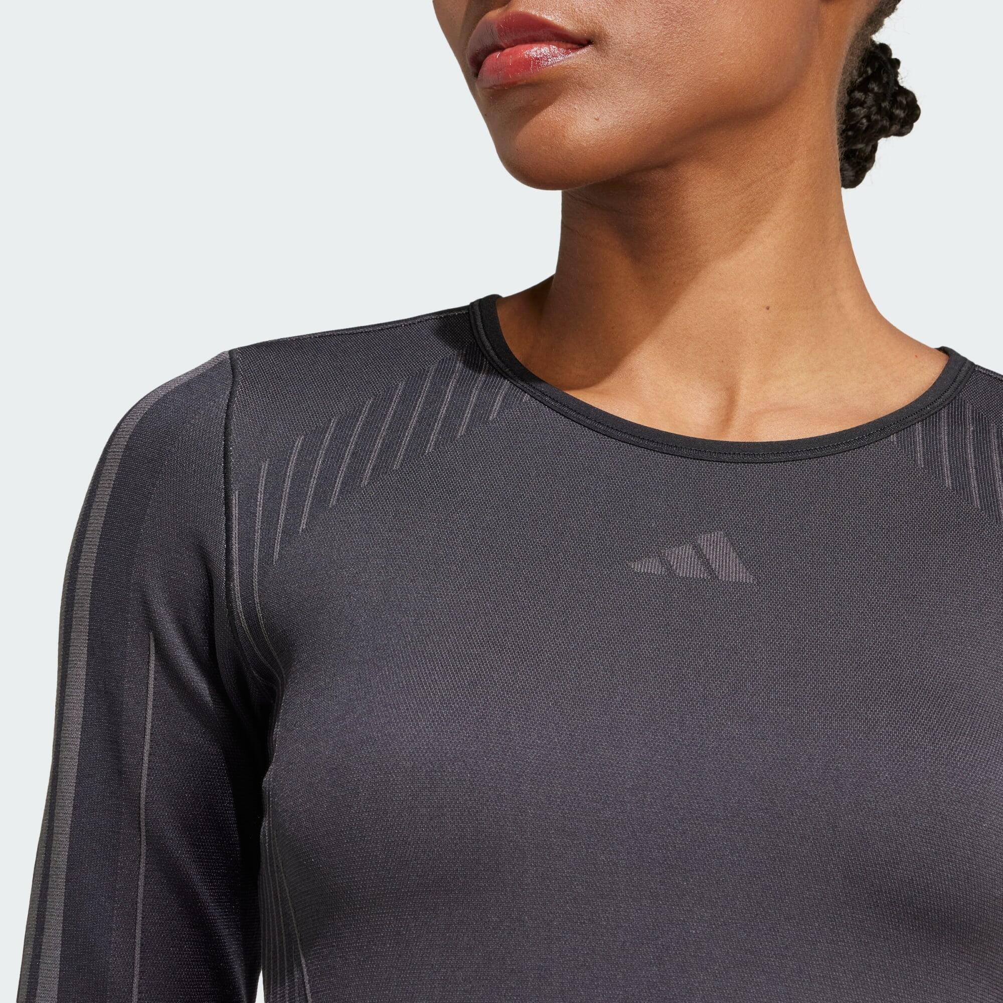 Long-sleeved mesh T-shirt