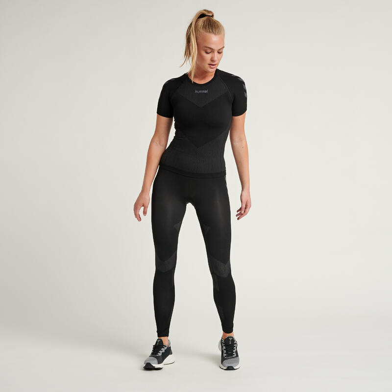 Enfiler T-Shirt Hummel First Femme HUMMEL