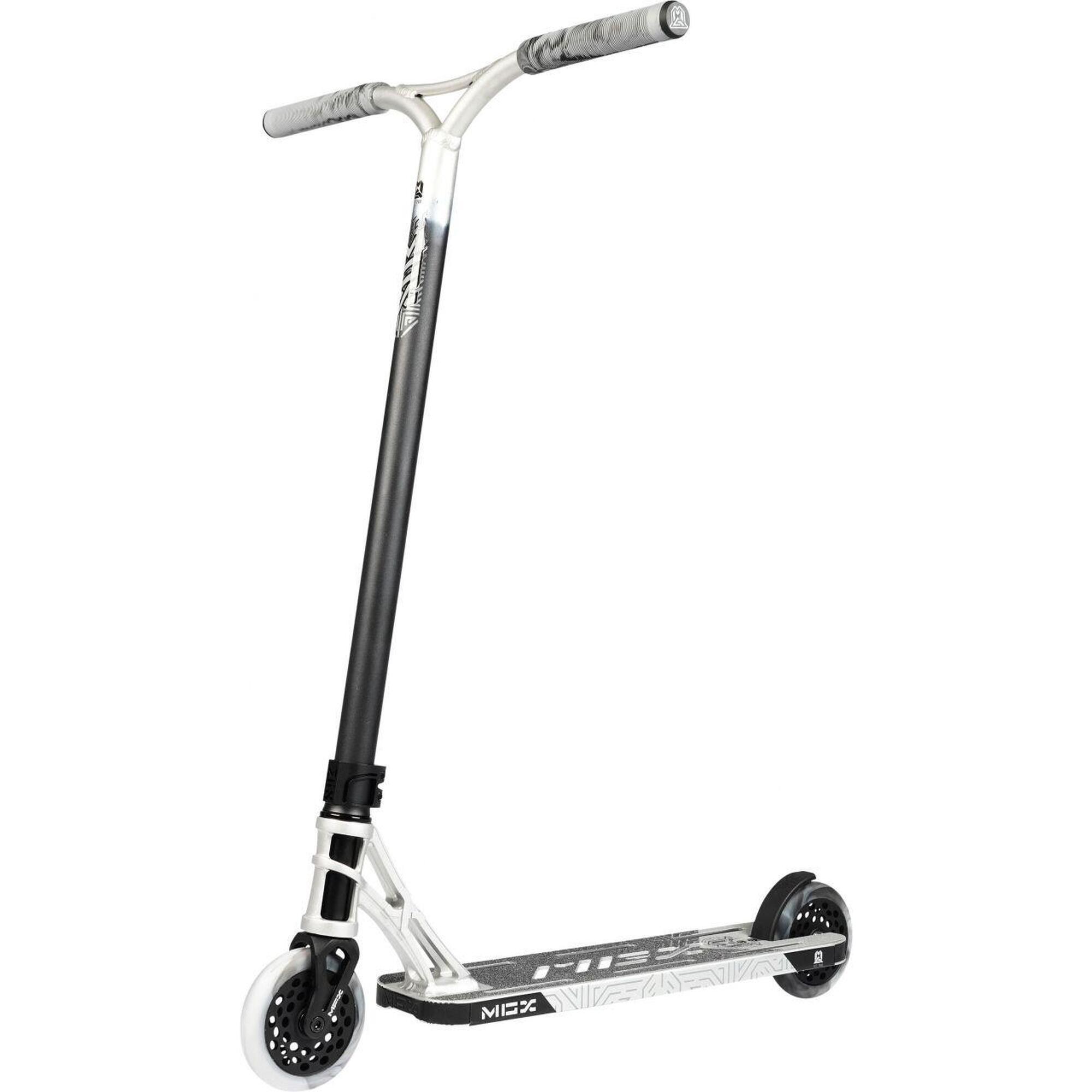 Trottinette TRougetinette freestyle  MGX Extreme E1  Argent-Noir