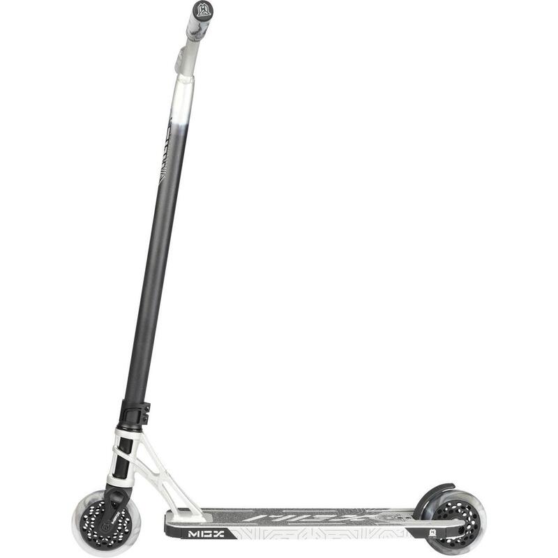 Trottinette TRougetinette freestyle  MGX Extreme E1  Argent-Noir