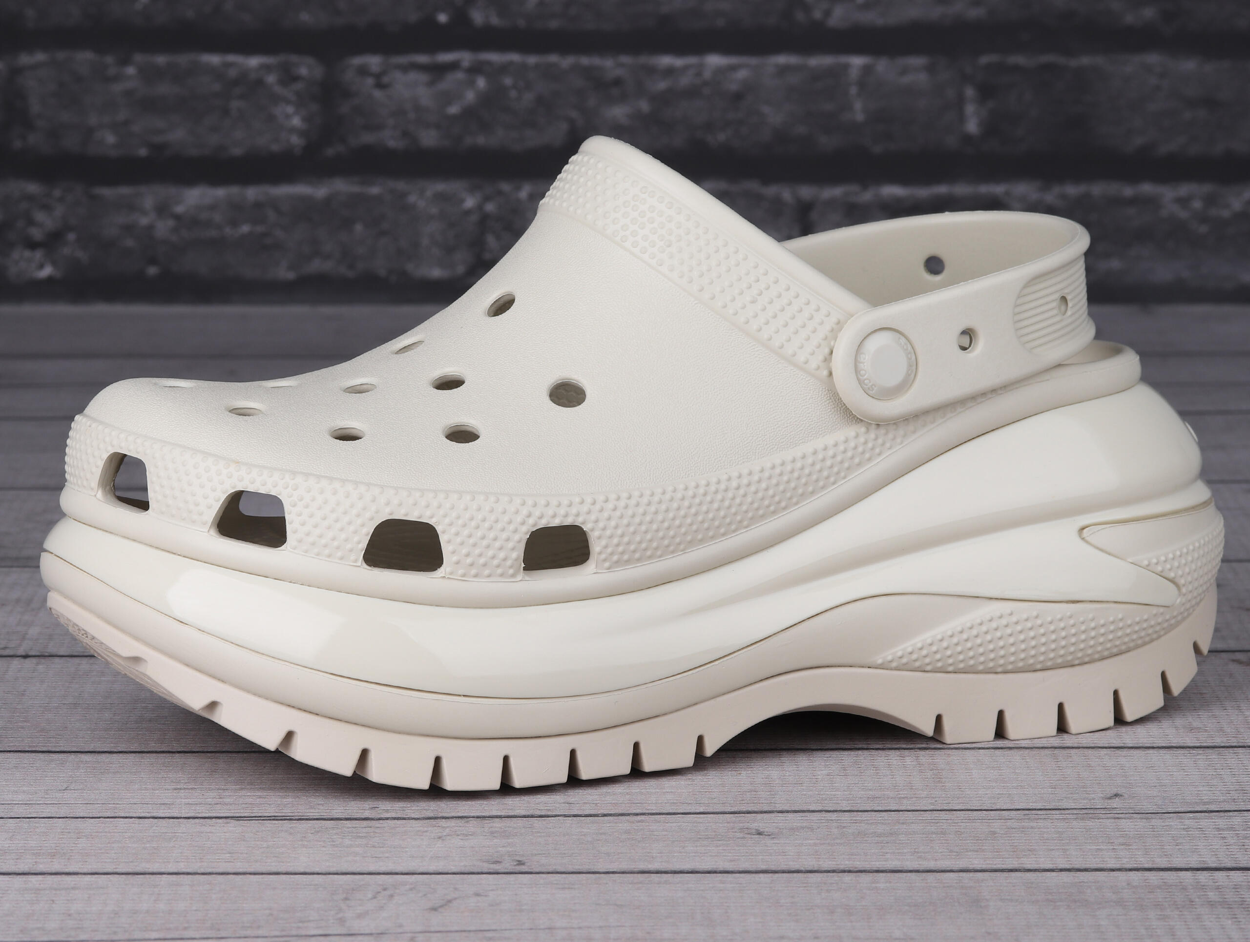 Chodaki sportowe damskie Crocs MEGA CRUSH 3/6