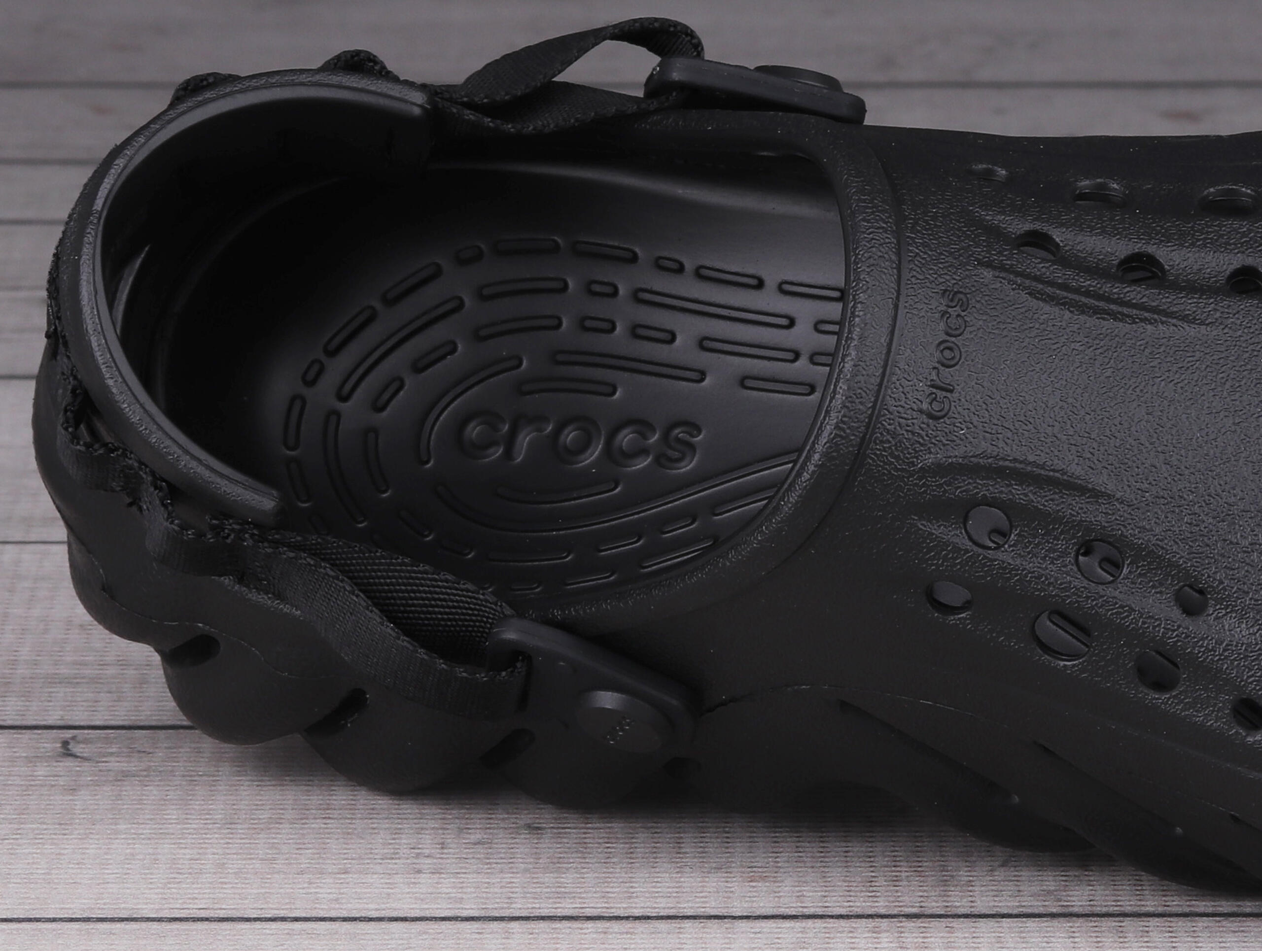 Baskets Crocs modèle 207937-001 pour unisexe 4/6