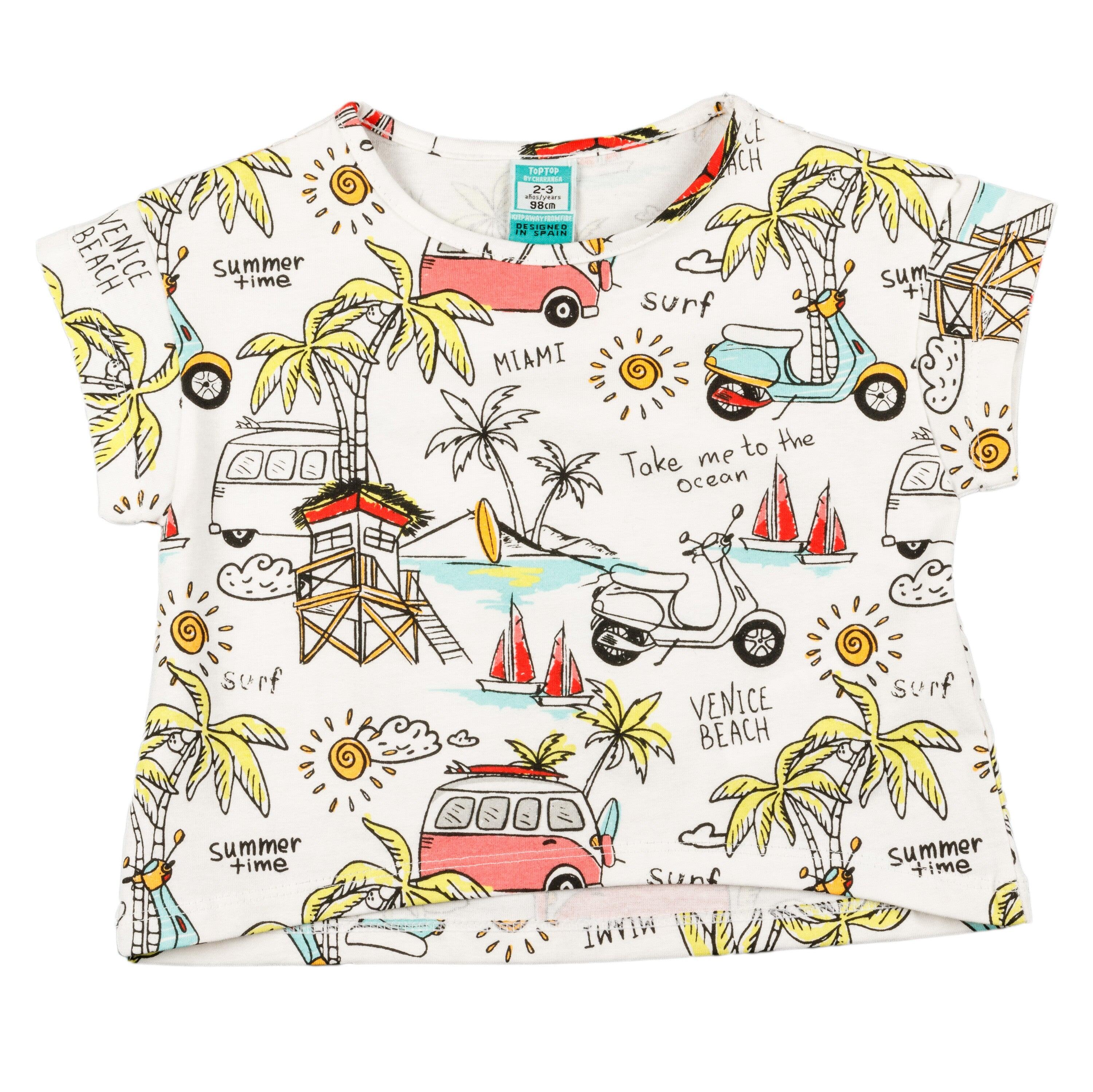 Look de verão feminino: camiseta Miami e shorts 3/5