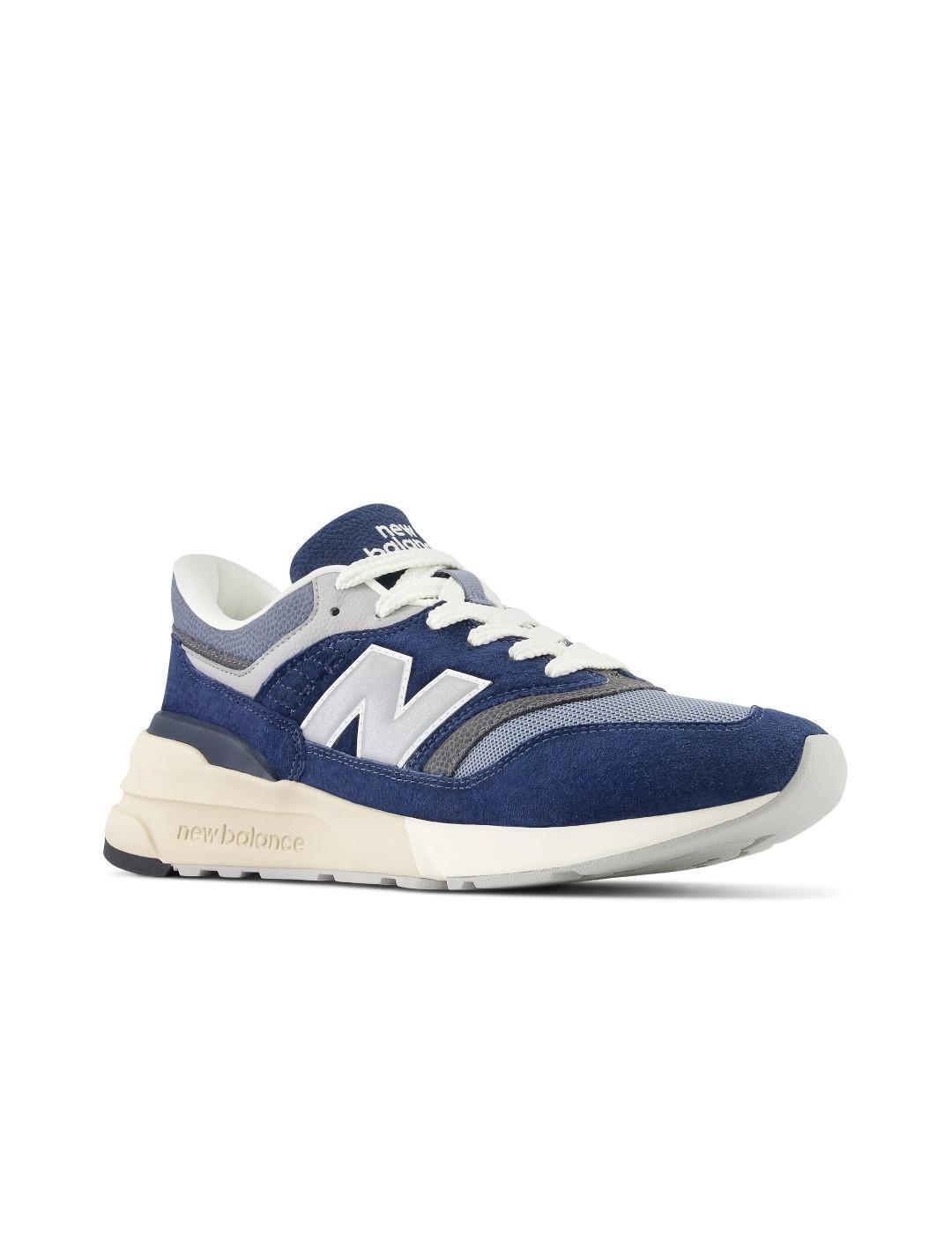 La traduction en français est : Mode/sportswear pour homme New balance Bleu 3/5