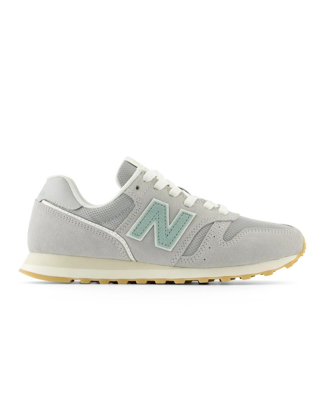 NEW BALANCE picture