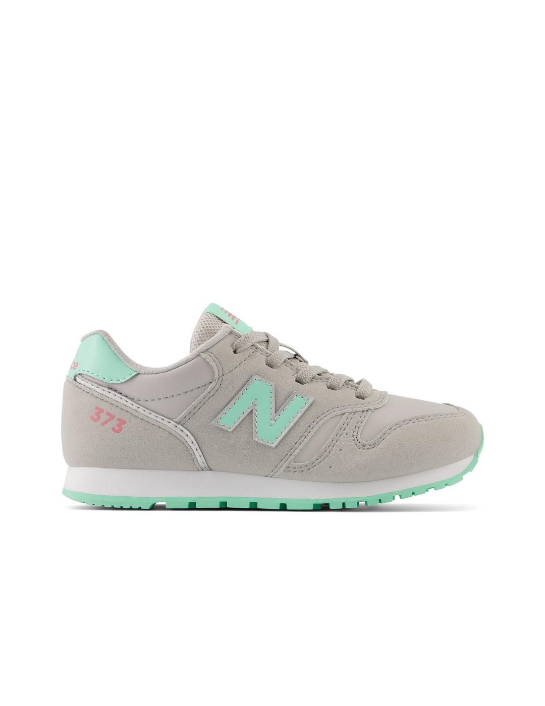 NEW BALANCE picture