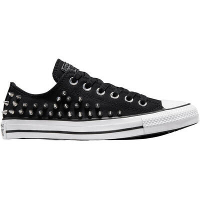 Sneakers converse chuck taylor all star studded. zwart. uniseks