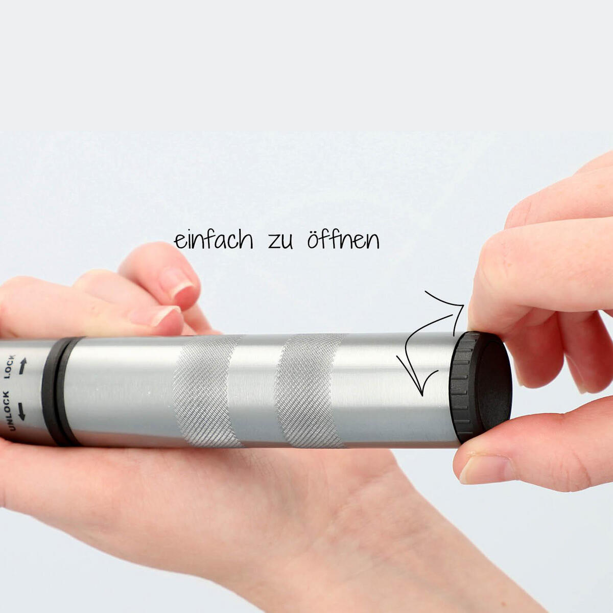 Mini pompe à air avec kit de réparation pneu intégré Fischer 4/7