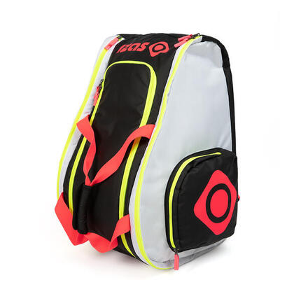 Mochila SERVE Izas: La Solución Perfecta para tu Equipamiento de Pádel