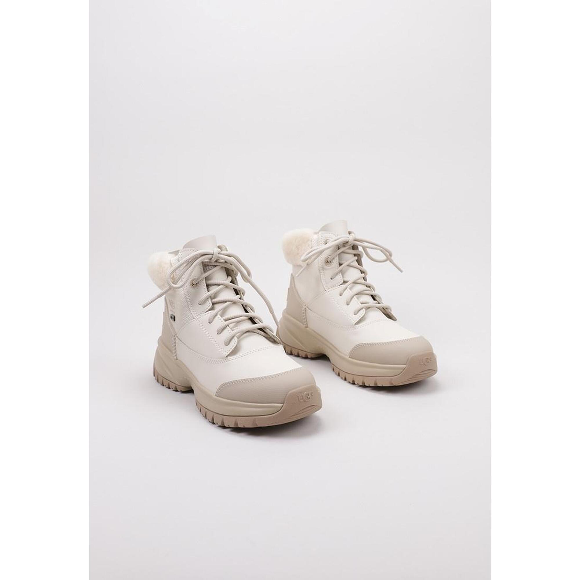 BOTAS ESQUIMALES BOTAS ESQUIMALES Mujer UGG Yose Fluff V2 Beige