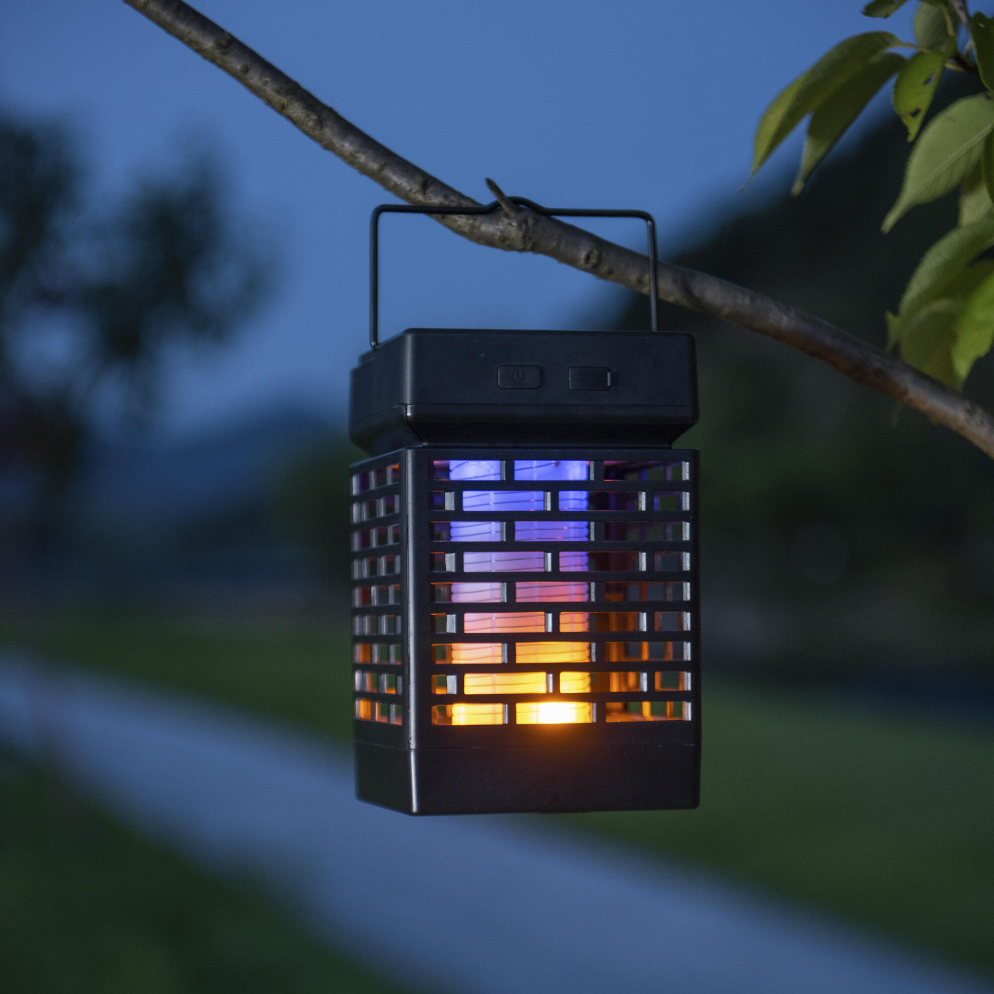 Antimosquitos y lámpara solar Jata MOST3523 para uso exterior. 5/6