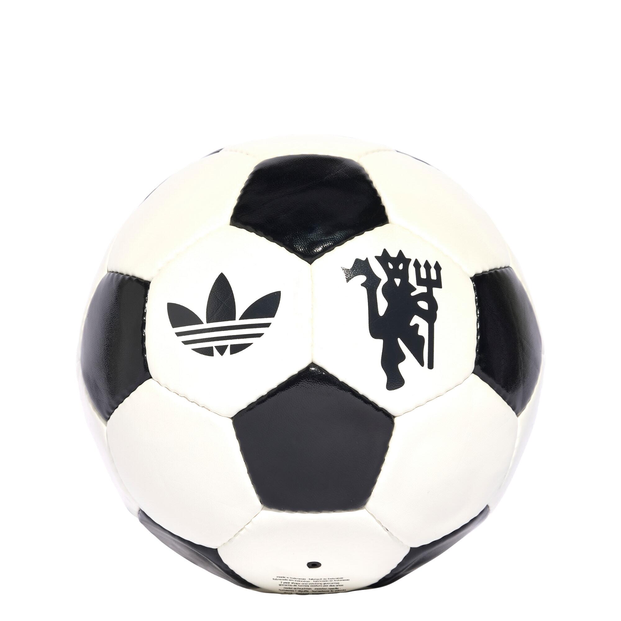 Third Manchester United Club Ball