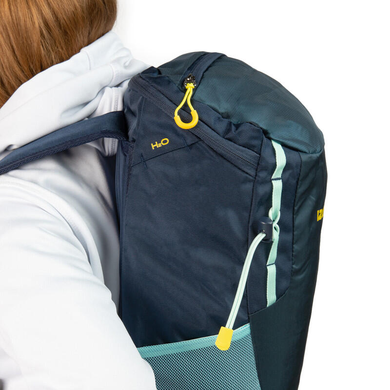 Sac à dos de trekking et de randonnée Izas Novax M, multi-poches, capacité 25L
