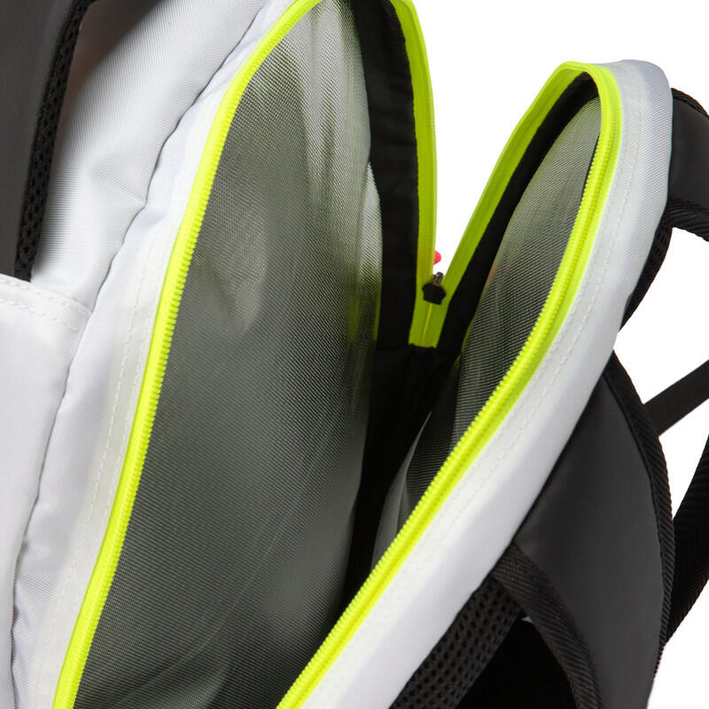 Izas INOUT Adventure rugzak:ontworpen voor prestaties in elke outdoor activiteit 3/3