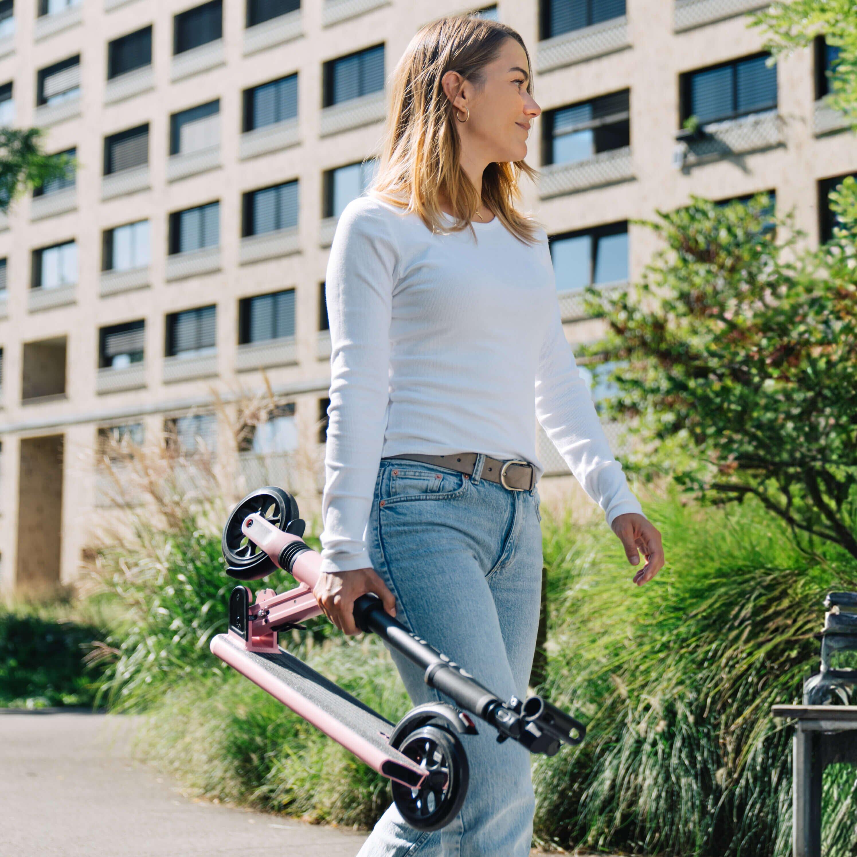 Patinete 2 Ruedas Micro Sprite Suspension Rosa 6/7
