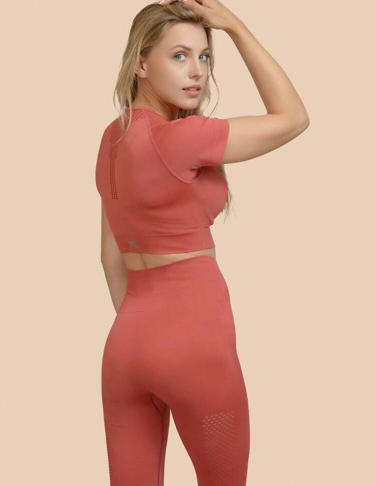 Bezszwowy sportowy top 3D