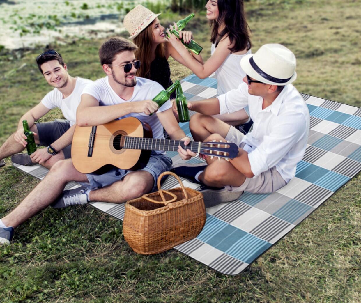 Pikniková deka  PICNIC MAT 200x200 5/7