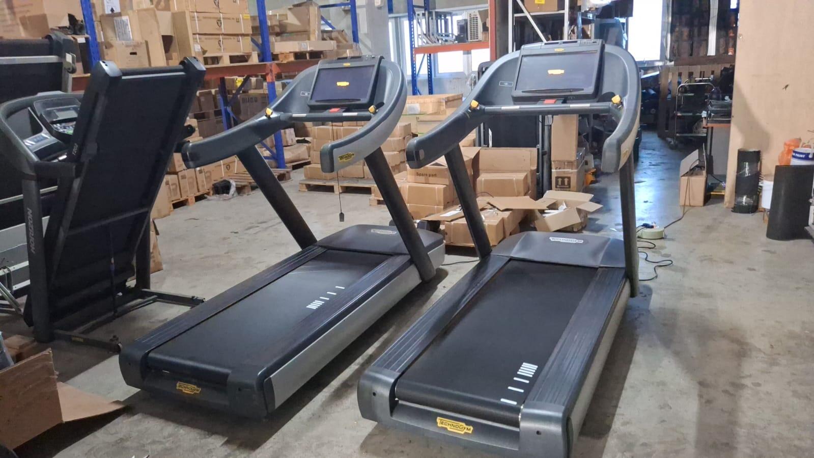 Certified Pre Owned Technogym Excite Run 1000 Med Treadmill