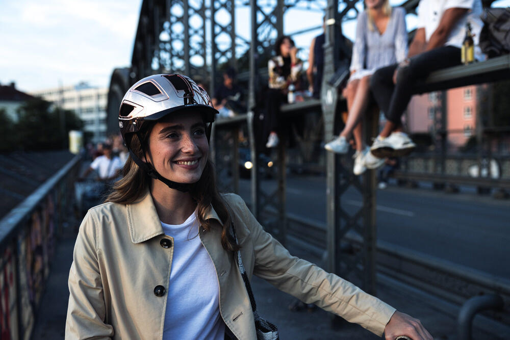 Abus Fietshelm Hyban 2.0 - Chrome Rosé 5/7