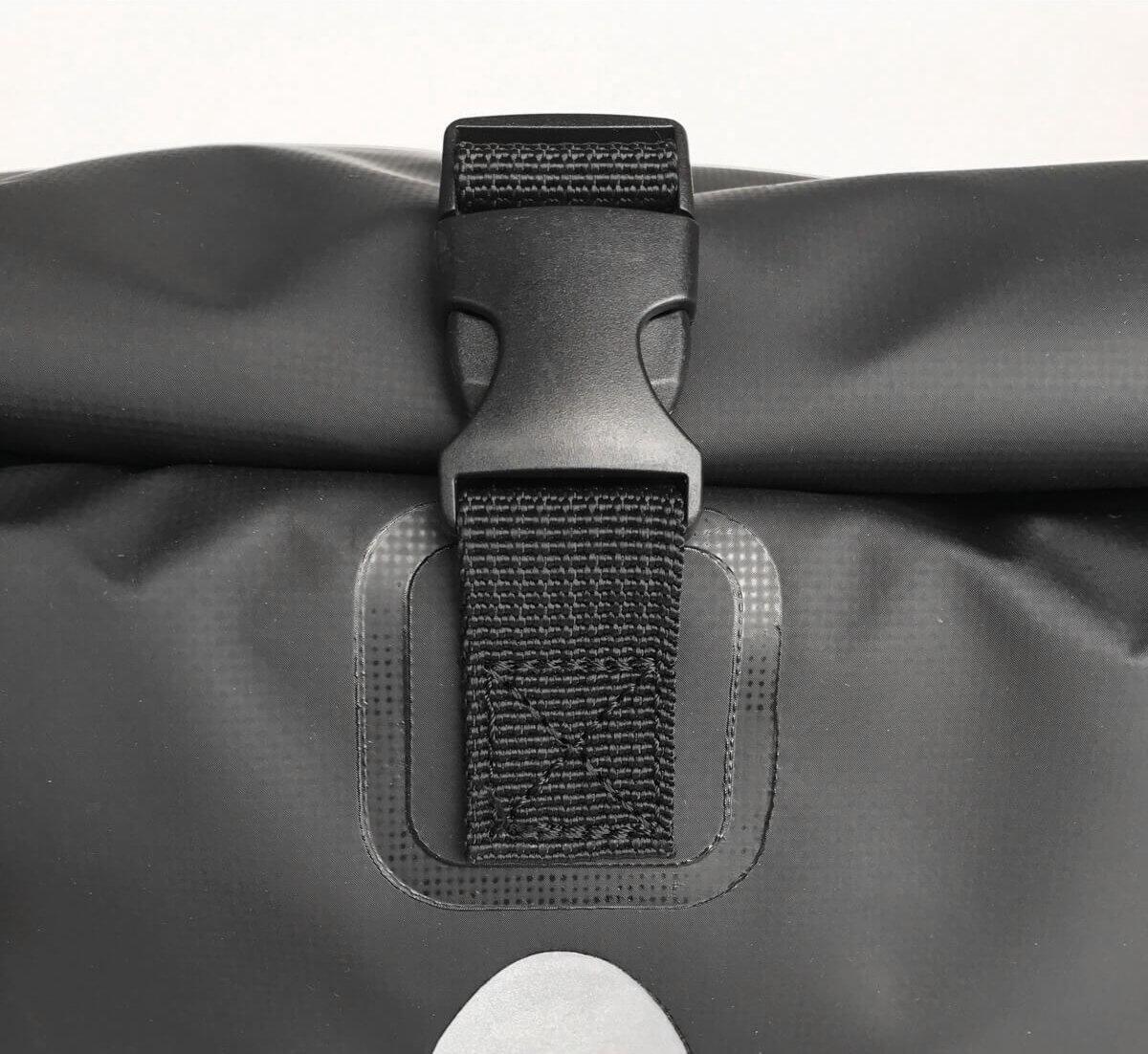 Mochila impermeable Lynx de 21 litros en negro - Resistente y Funcional 4/5