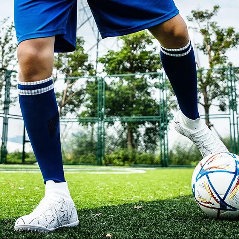 Ghete de fotbal MBrands cu glezniera 7.4 pentru teren sintetic culoare alb 42