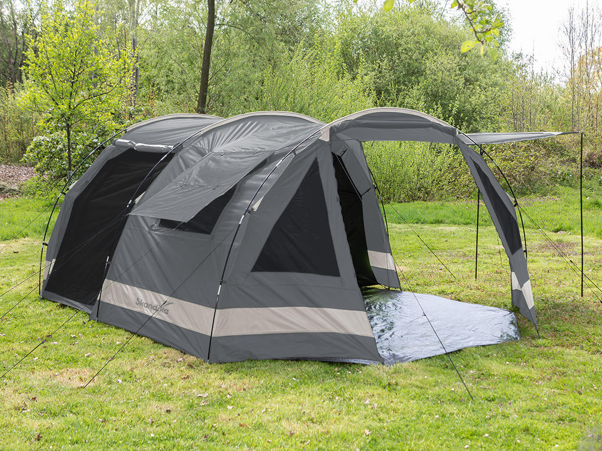 4 personen - Kamperen - 1 x donkere cabine - 3 ingangen