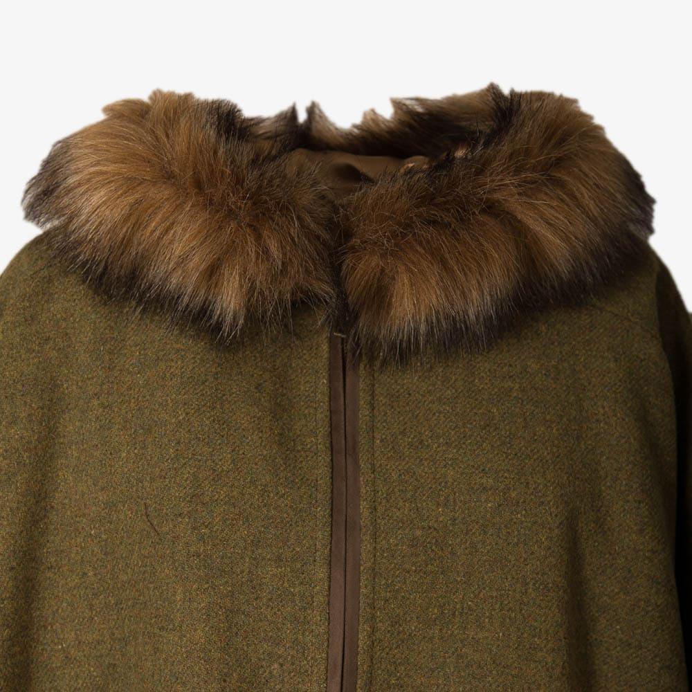Poncho Caza Mujer Pasión Morena 10059 Verde con Capucha y Cremallera 4/5